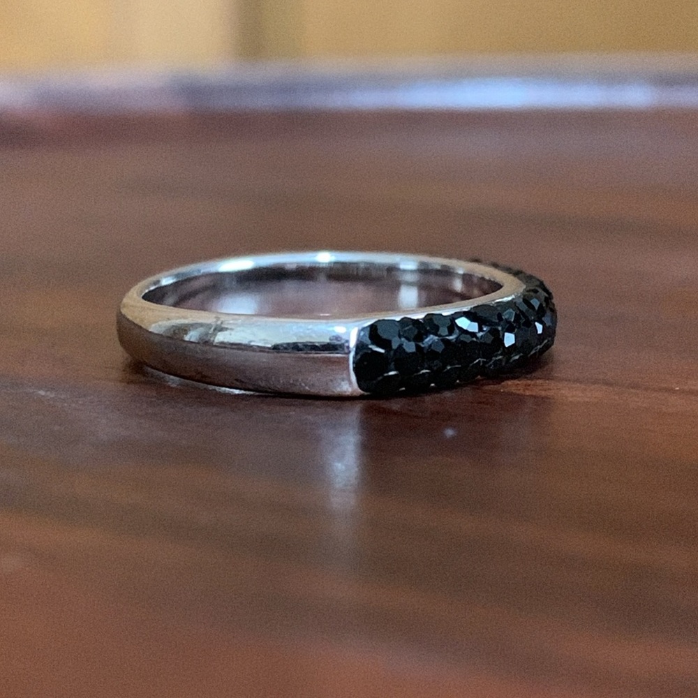 Silver tone black rhinestone ring size 7 - Picture 4 of 6